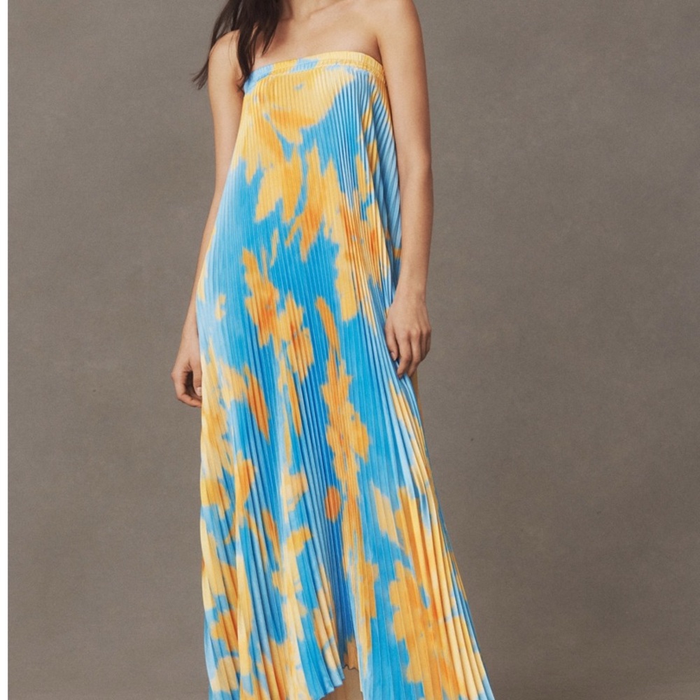 L'IDÉE Elle Strapless Pleated Gown
